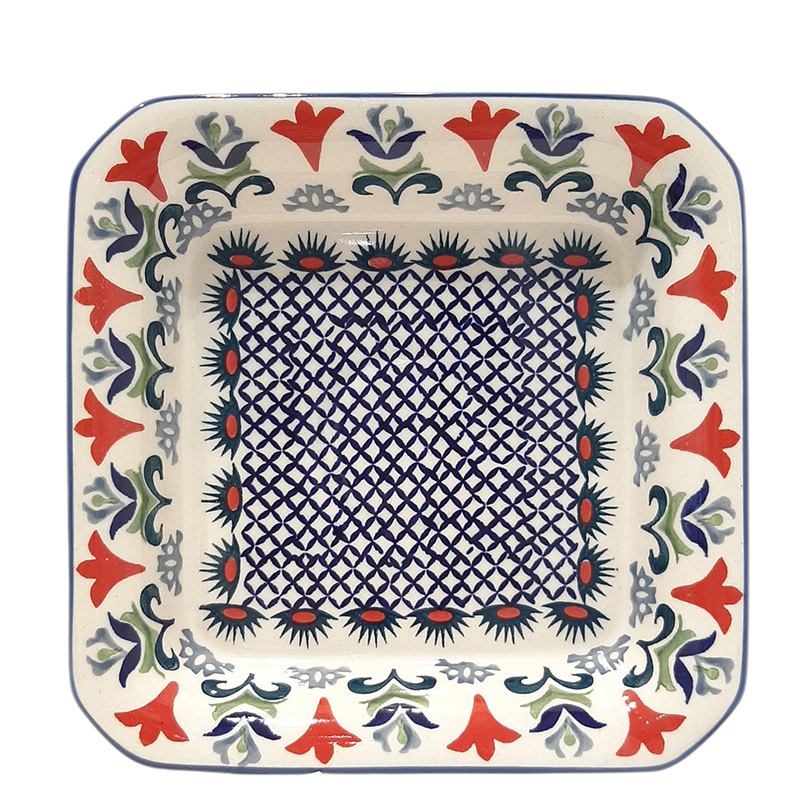 тарелка квадратная